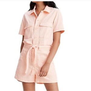 Levi’s Women’s peach pink button front shorts romper size Large